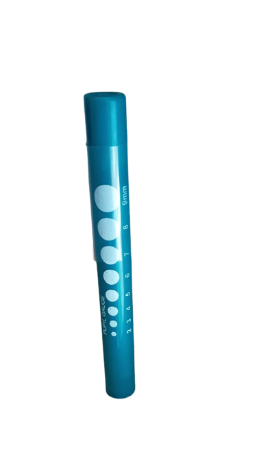 Pupilera Verde con calibre de pupila