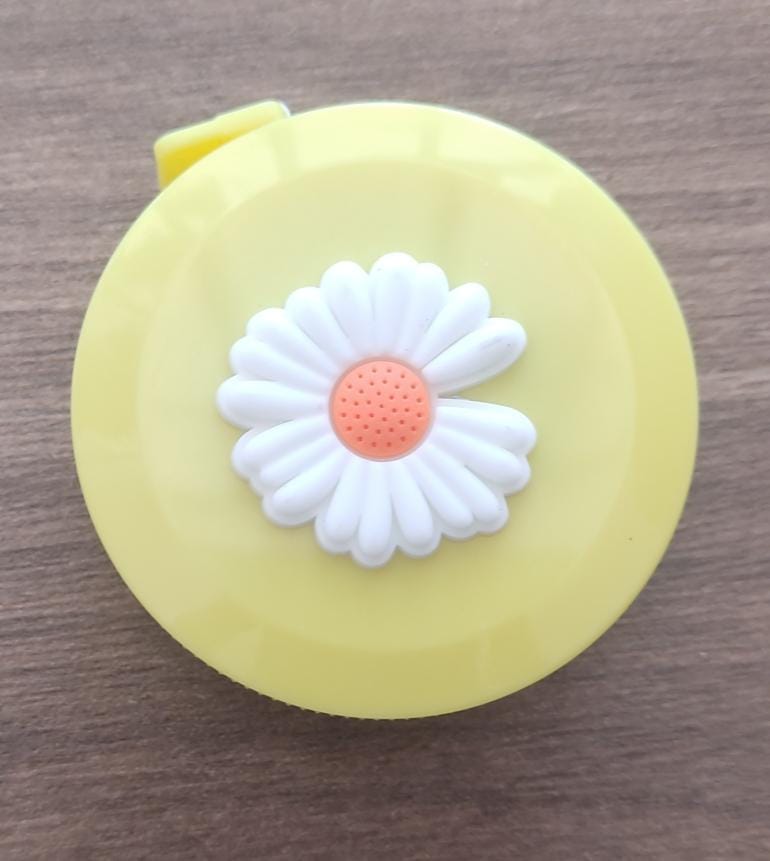 cinta metrica con fijurita amarillo